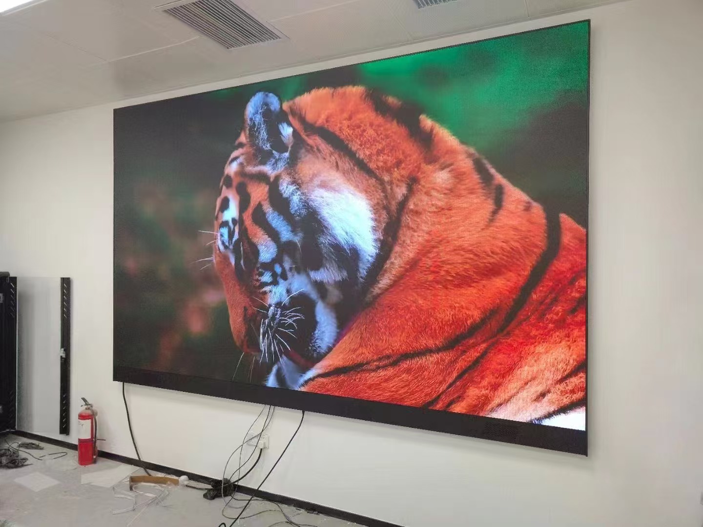 LED display screen does not light what are the reasons ？