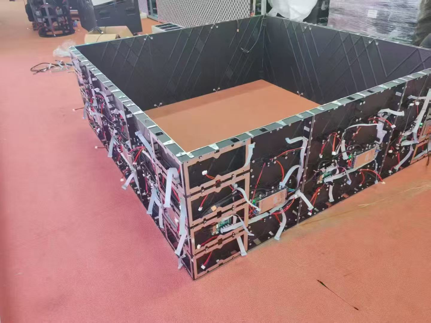 How is the corner 45 degree  LED screen achieved?